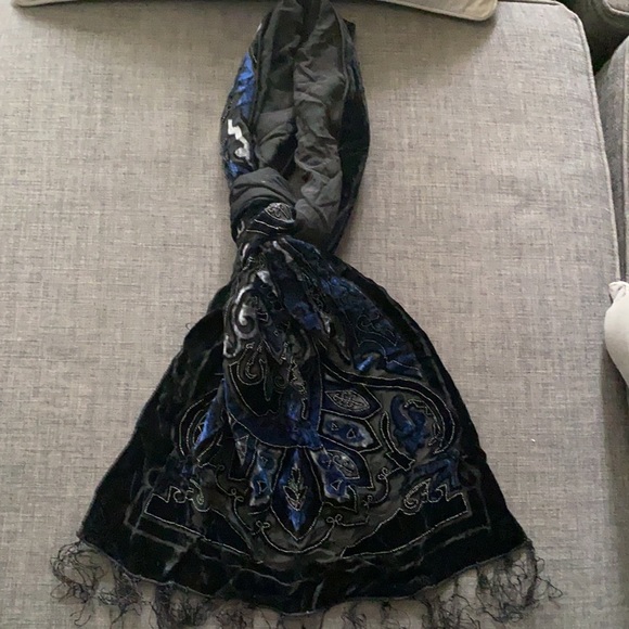 Accessories - Beautiful scarf